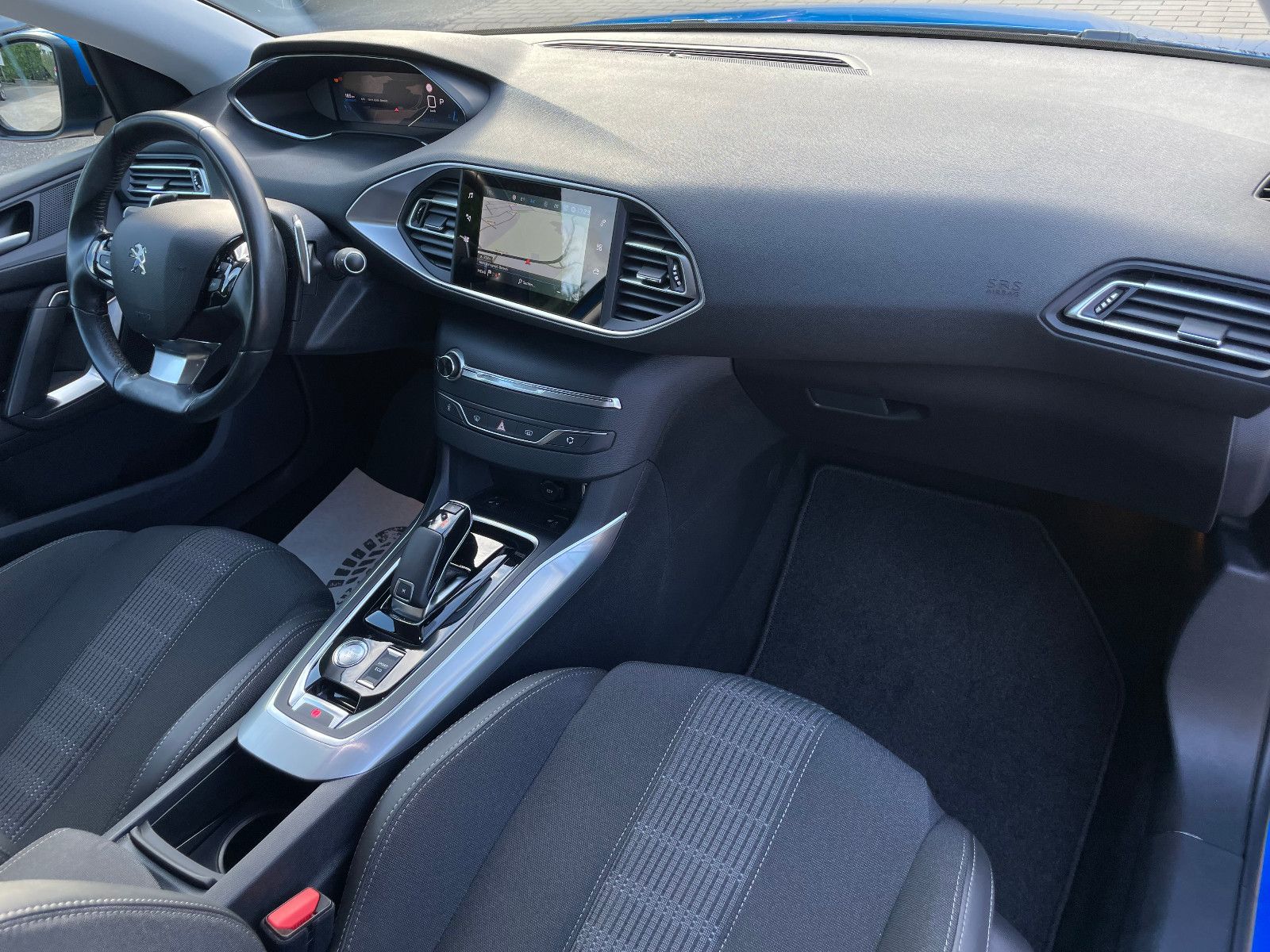 PEUGEOT 308, 2021, Benzin, 131 PS