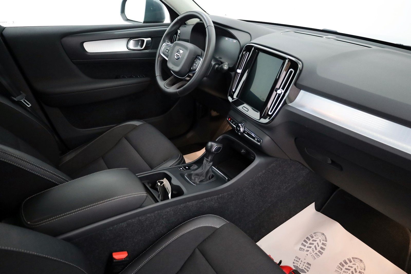 Fahrzeugabbildung Volvo XC40 Momentum Pro T.Leder,Navi,LED,SH,PDC,Apple