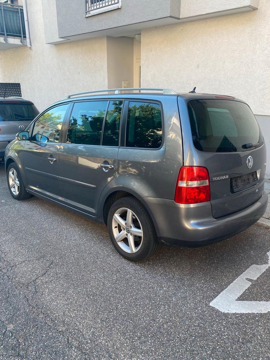 Volkswagen Touran, 2004