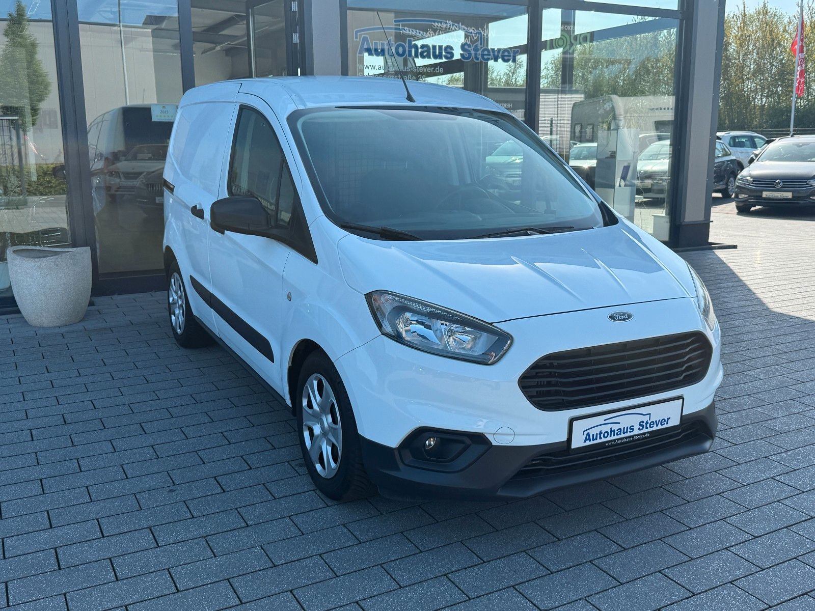 Fahrzeugabbildung Ford Transit Courier Trend