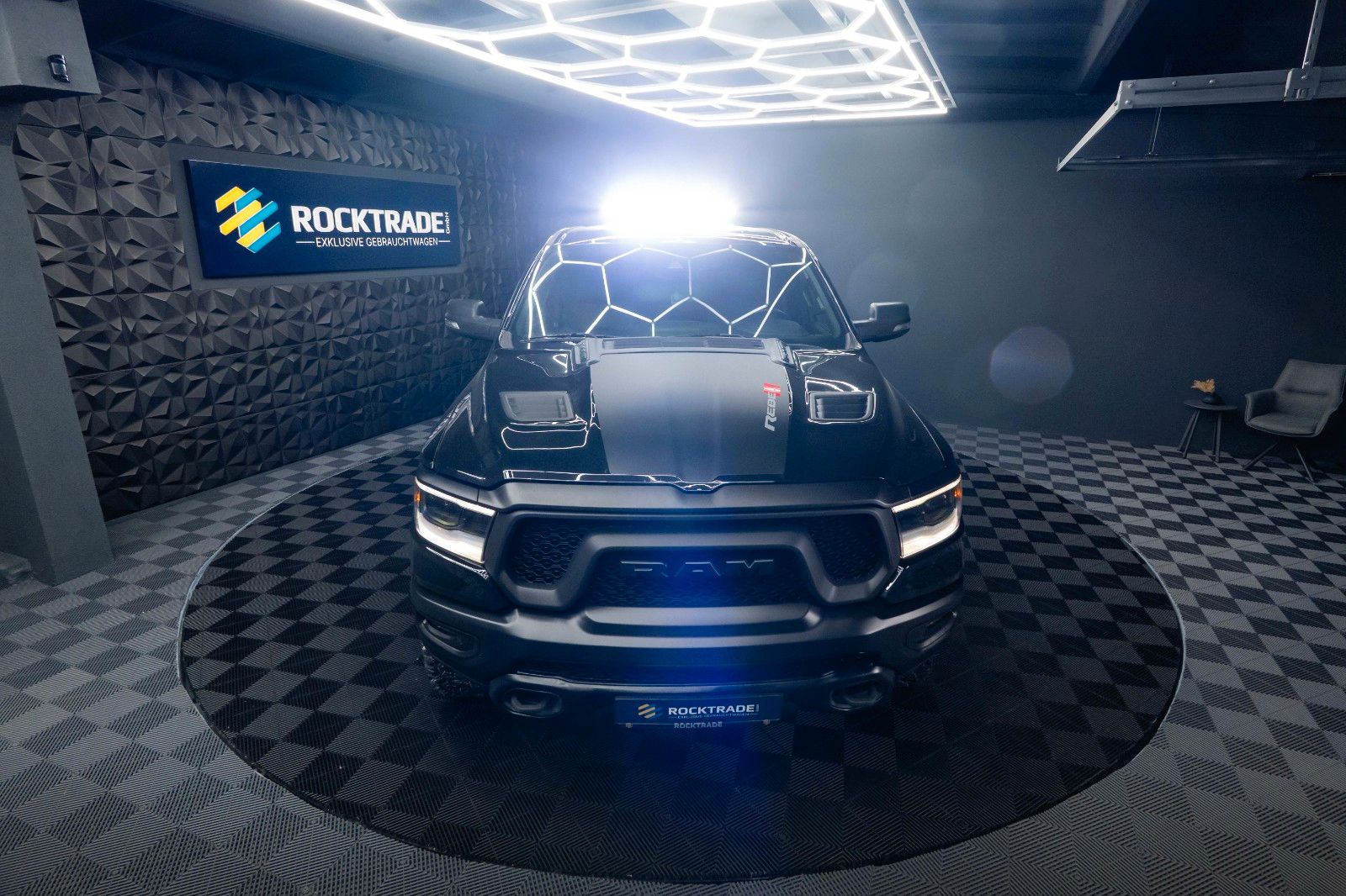 Fahrzeugabbildung Dodge RAM 5.7 V8 HEMI 4x4 REBEL OFFROAD Night AxleLock