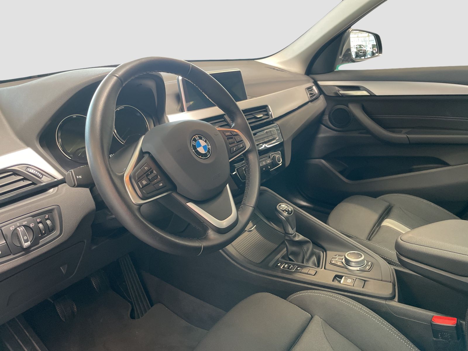 BMW X1 sDrive18d Navi Parkassist Pano.Dach LED foto 7