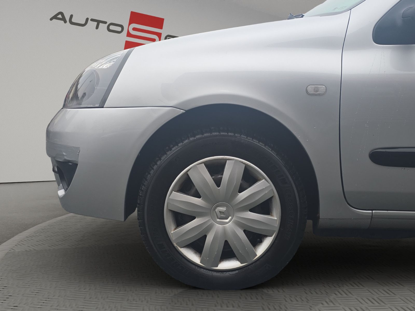 Fahrzeugabbildung Renault Clio II Campus+NUR 61 KM+ALWETTERREIFEN+TÜV NEU