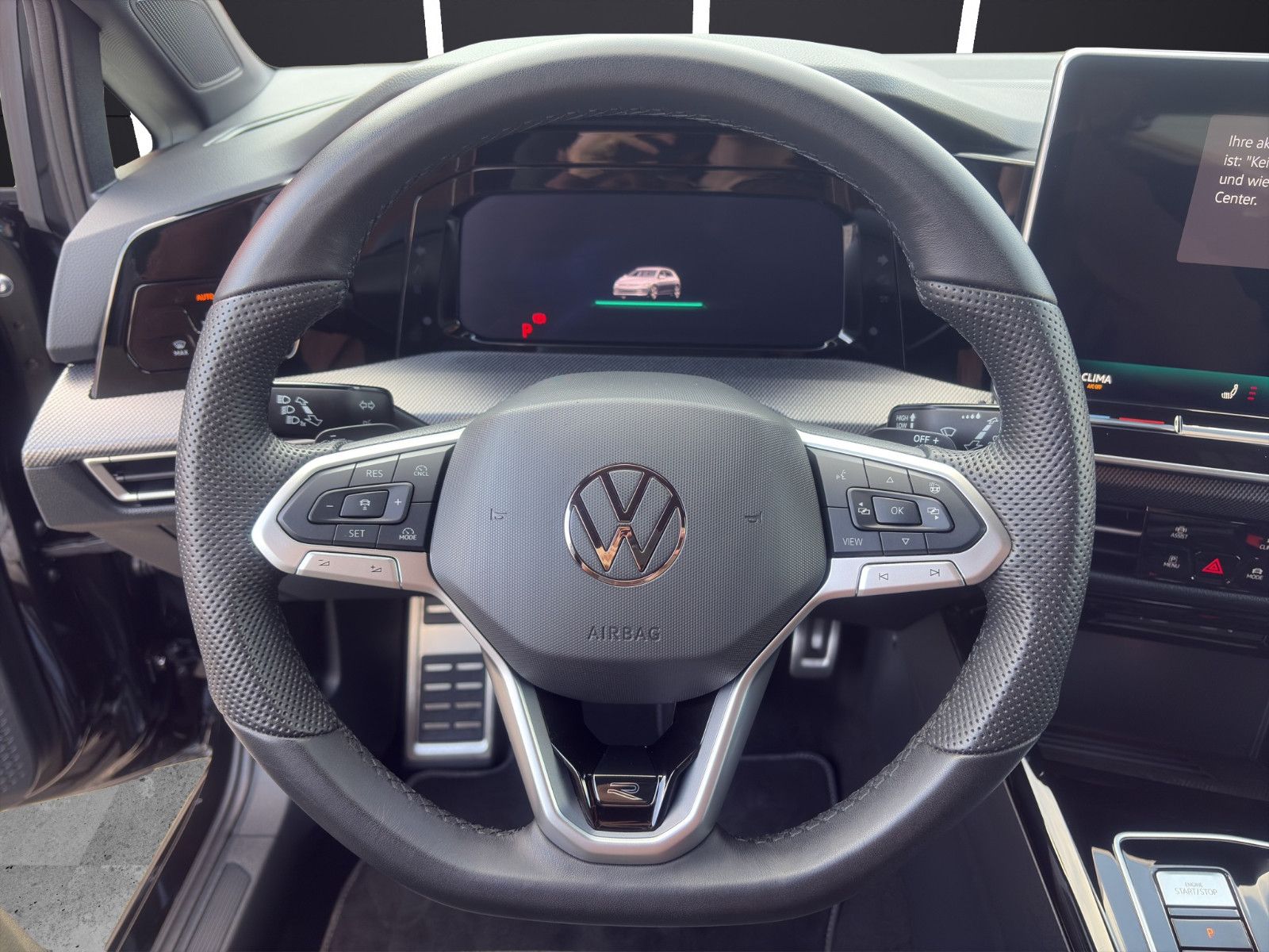 Fahrzeugabbildung Volkswagen Golf VIII R-Line/ACC/Navi/Ambiente/Apple CarPlay
