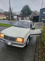 Opel Ascona CC mit Tüv 10/26 Daily Driver - Opel Ascona mit Benzin-Antrieb: Limousine, Automatik