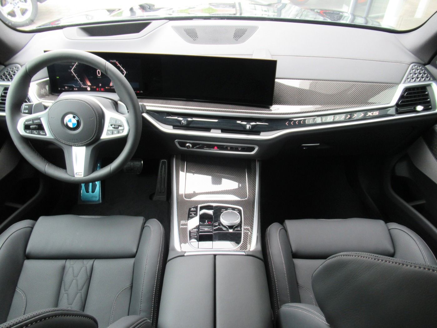 Fahrzeugabbildung BMW X5 xDrive30d M-Sport-Pro 21''LM/AHK/GSD/HK-HiFi
