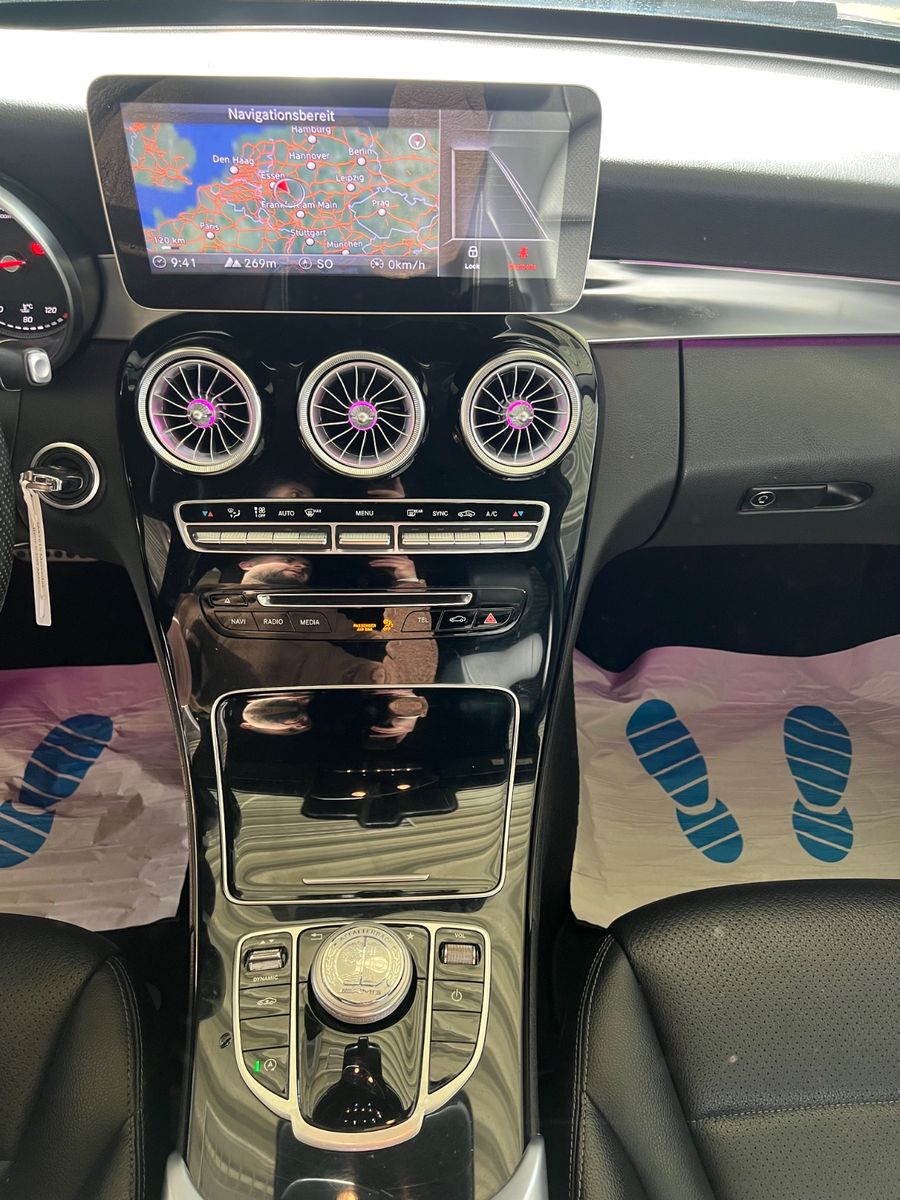 Fahrzeugabbildung Mercedes-Benz C 200 CGI Lim AMG LINE *AMBIENTE*KAMERA*HEAD-UP*