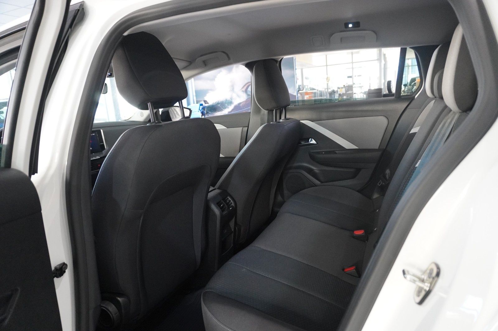 Fahrzeugabbildung Opel Astra L ST 1.5D BUSINESS NAVI/LED/KAMERA/SH/AHK