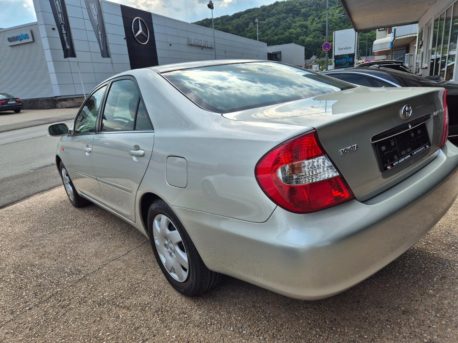Toyota Camry 2.4 Auto