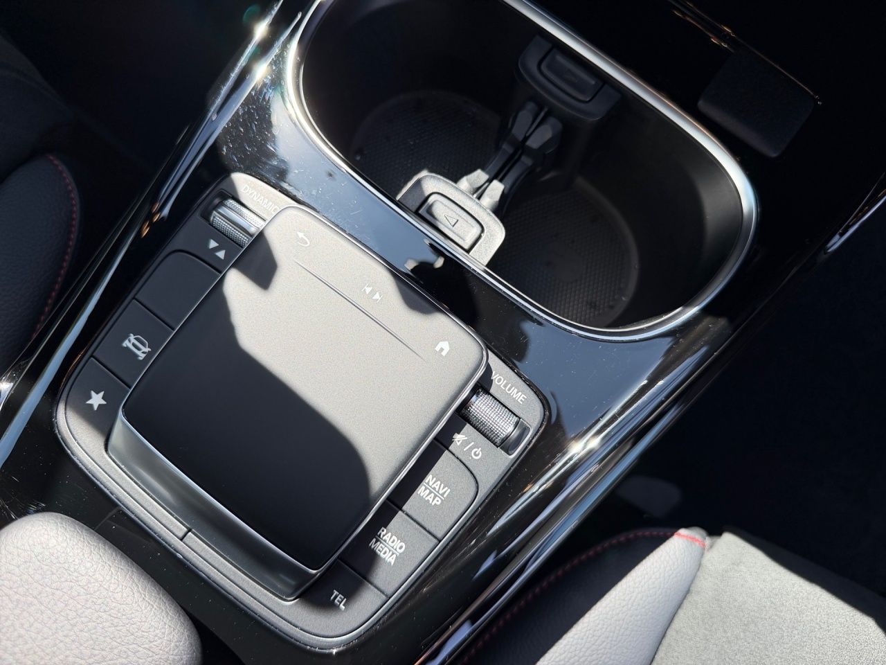 Fahrzeugabbildung Mercedes-Benz AMG A 45 4M+ MEMORY+MULTIBEAM+CARPL+AMBIENT+KEYL