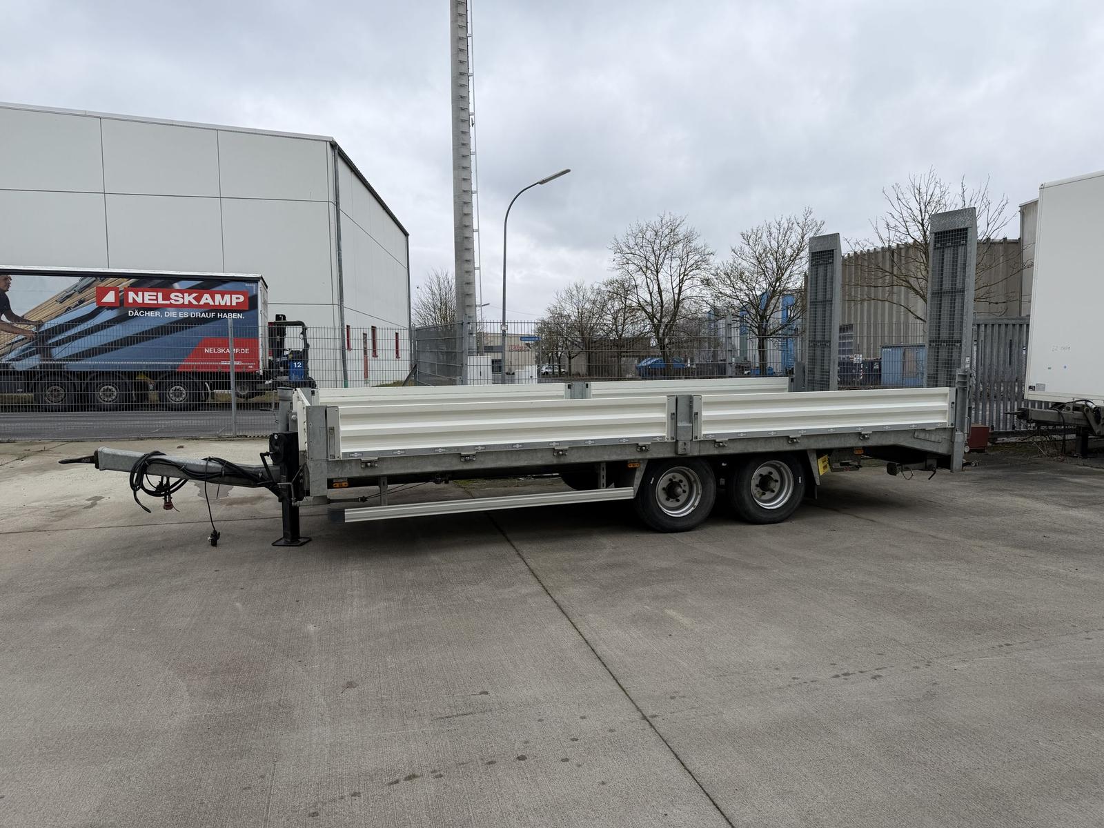 Andere  Tandemtieflader, hydr. Rampen, wenig Benutzt