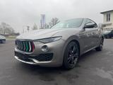 Maserati Levante 3.0 V6 Q4 /Pano Eletr Memory - graue Maserati Levante