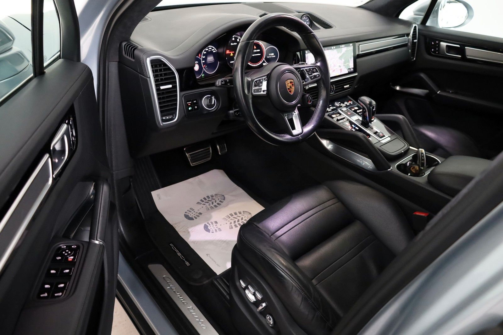 Fahrzeugabbildung Porsche Cayenne Turbo,Matrix-LED,360Kamera,Pano,AHK+WR