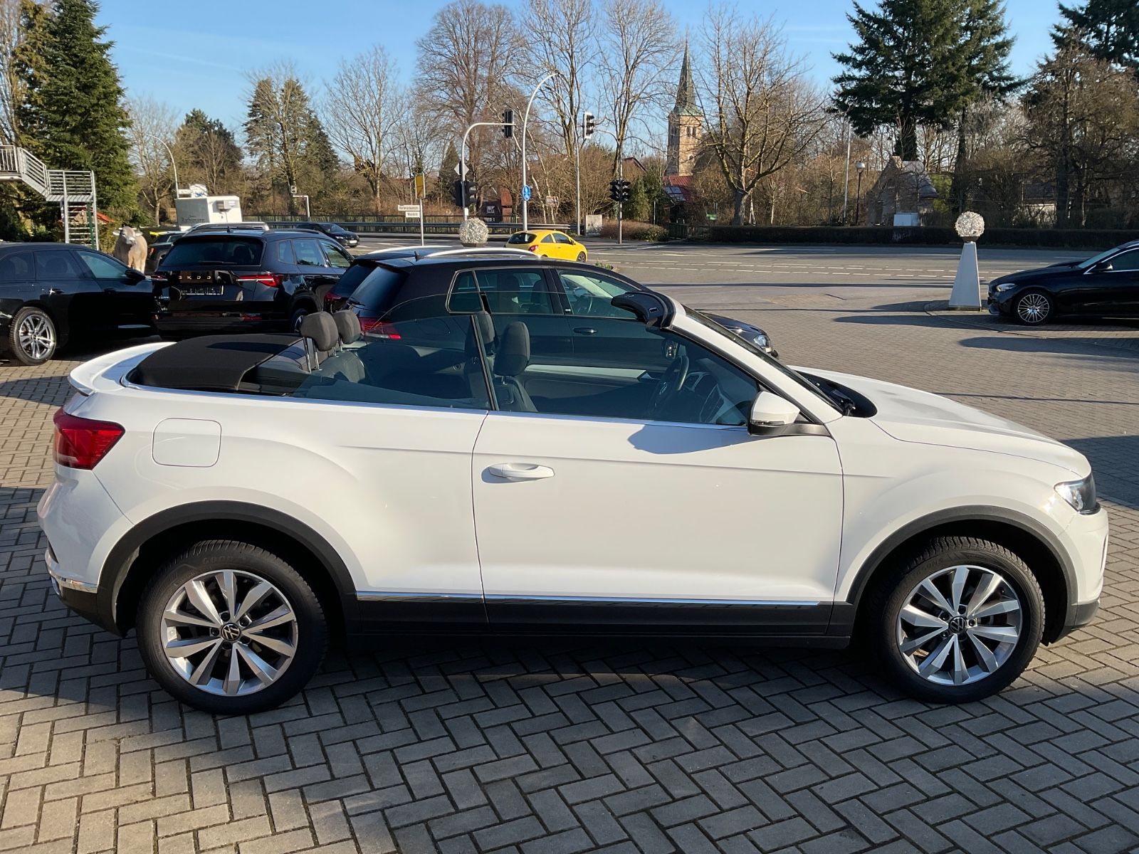 Fahrzeugabbildung Volkswagen T-Roc Cabriolet 1.5 TSI Style,AHK,GJR,ACC