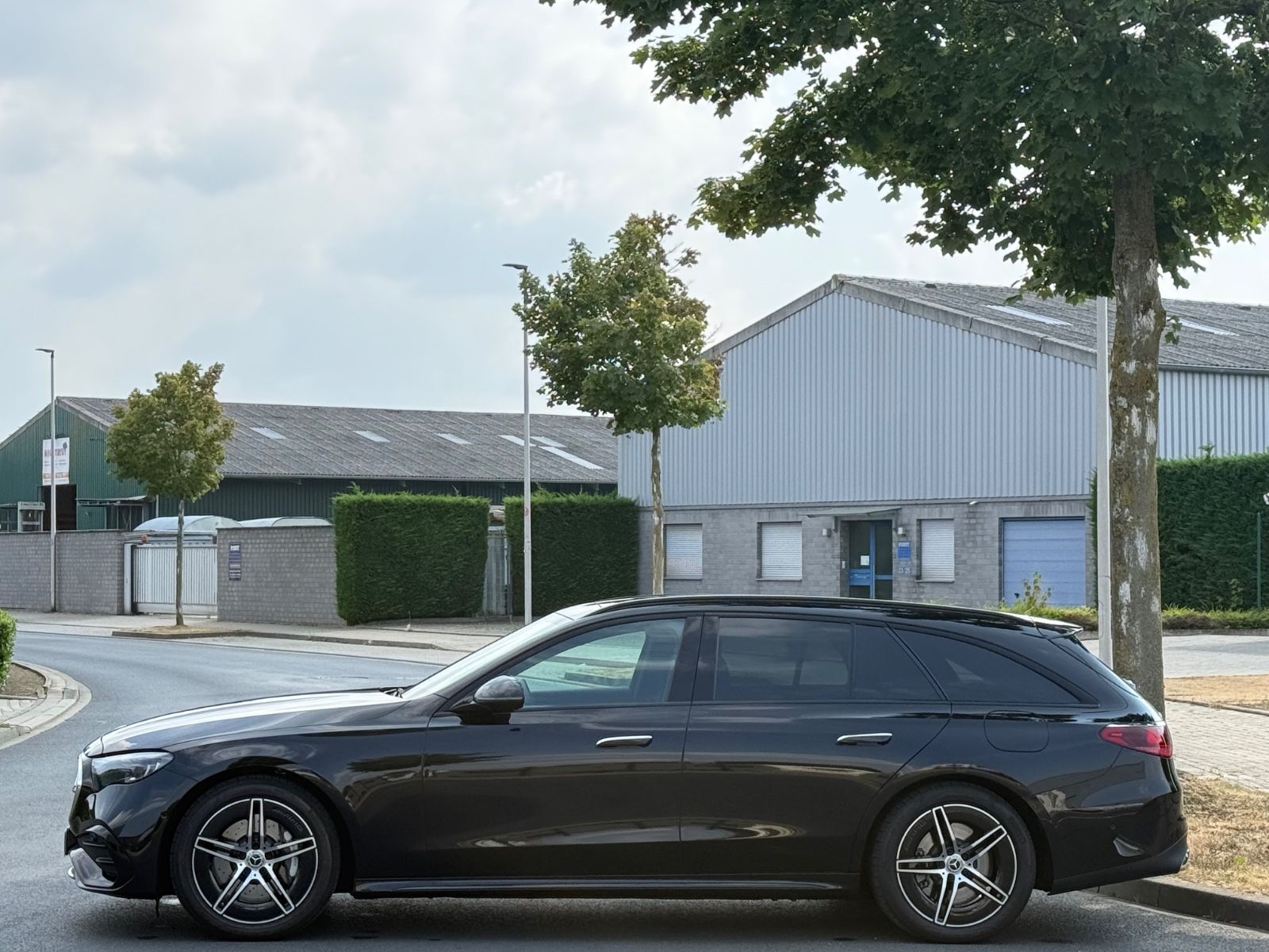 Mercedes-Benz E 300 de AMG Line Advanced SEHR GEPFLEGT foto 2