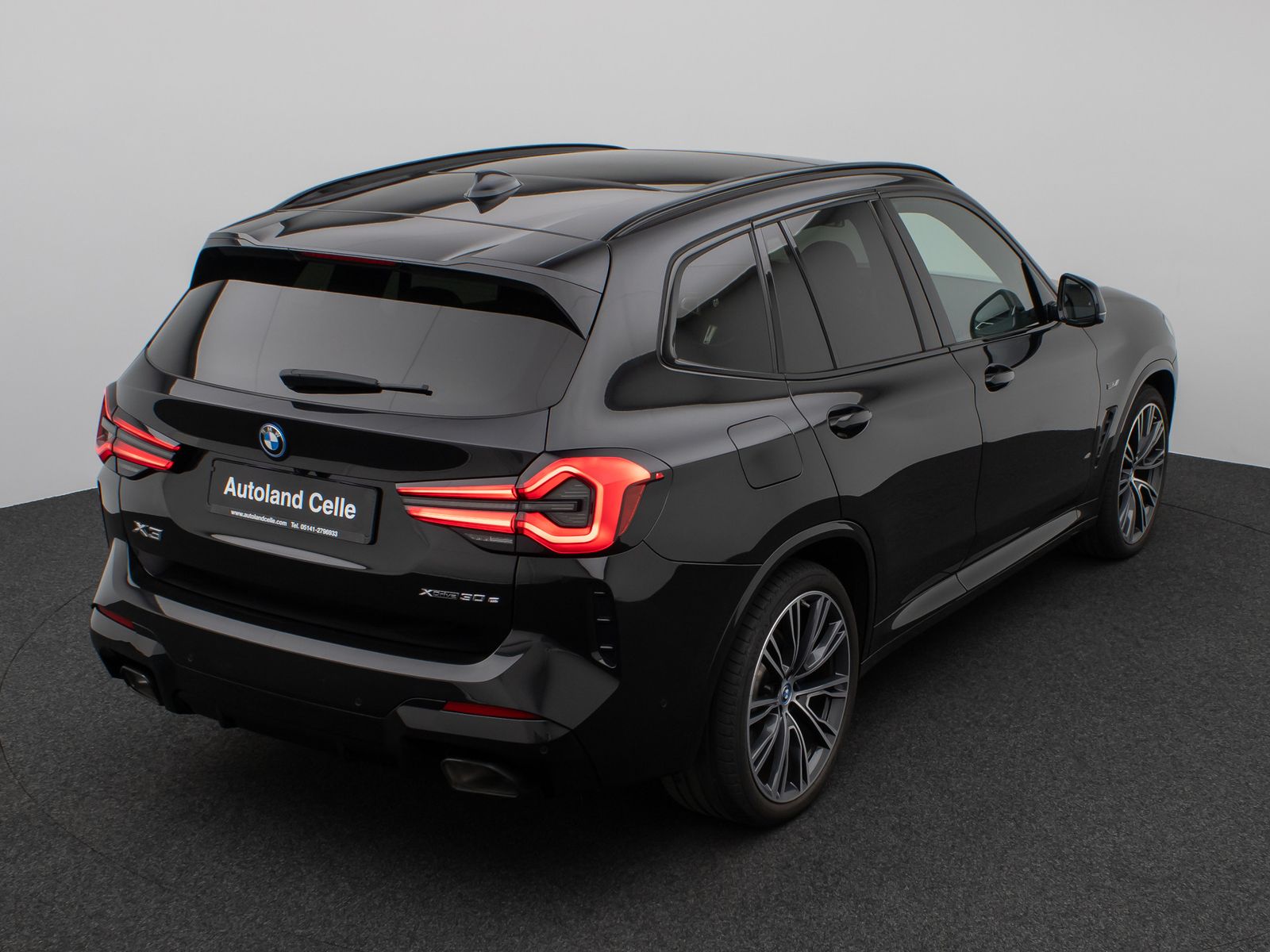 Fahrzeugabbildung BMW X3 xD30e M Sport Panorama Kamera HUD DAB H/K 21"