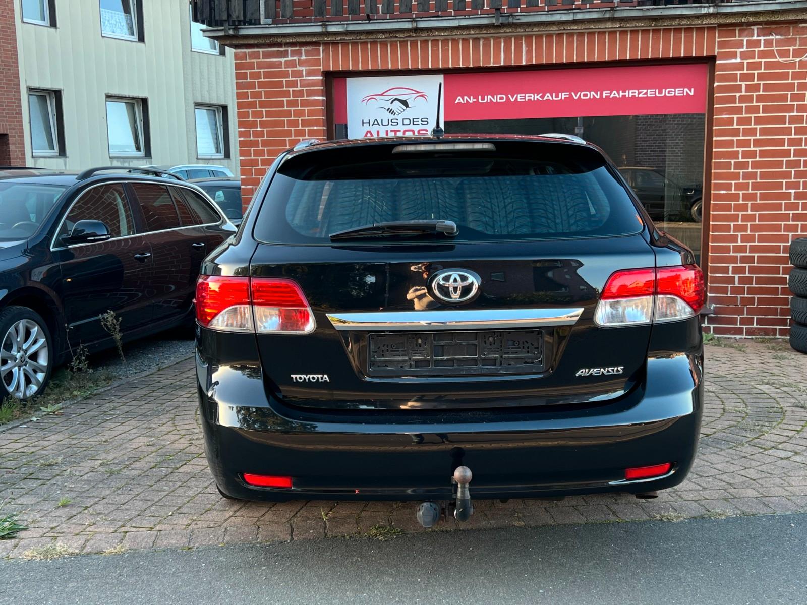 Toyota Avensis 2012 — photo 8
