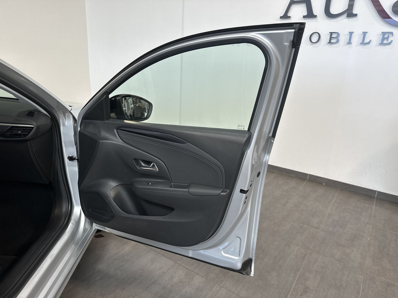 Fahrzeugabbildung Opel Corsa e Elegance LED+180°-KAMERA+V-COCK+PARK&GO