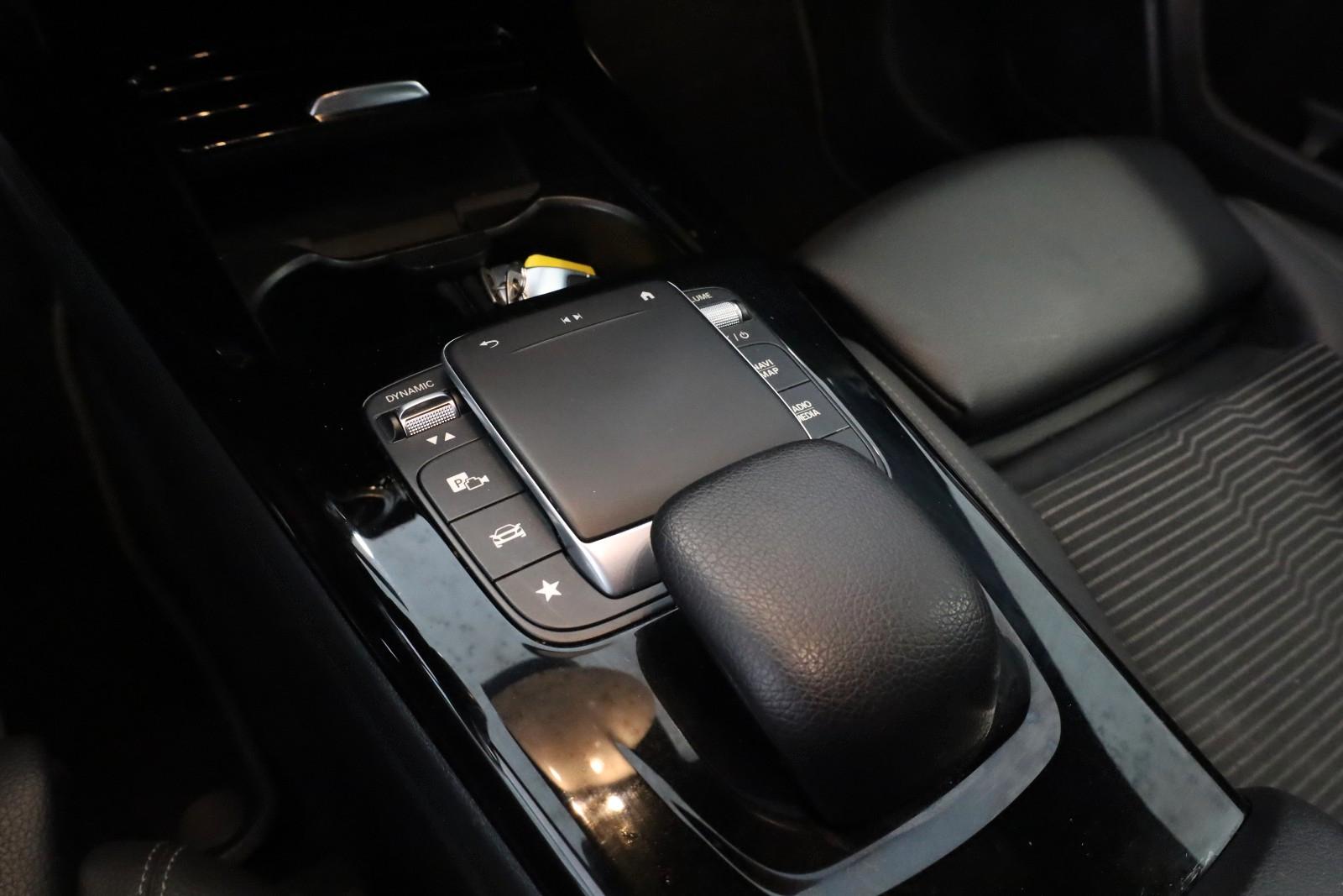 Mercedes-Benz A 250e Sportpaket,LED,Navi,MBUX,Temp,PDC,SHA,F1