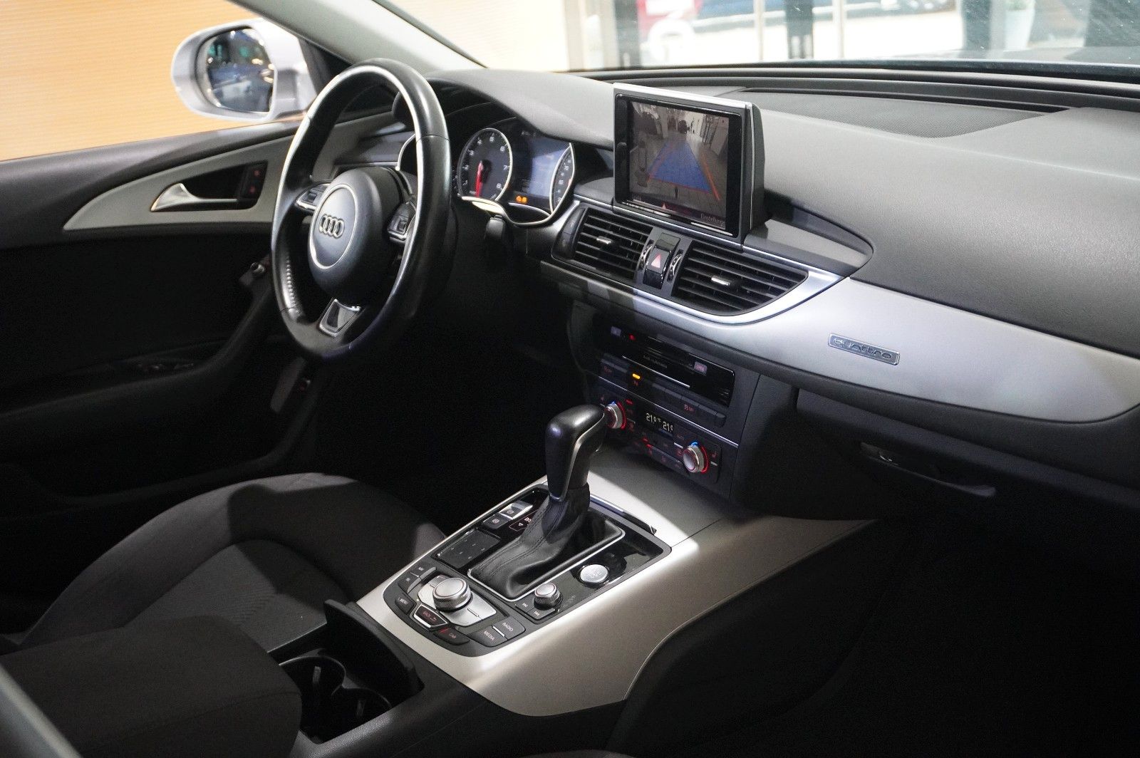 Fahrzeugabbildung Audi A6 Avant 2.0 TFSI QUATTRO NAVI/LED/KAMERA/SH/TÜV