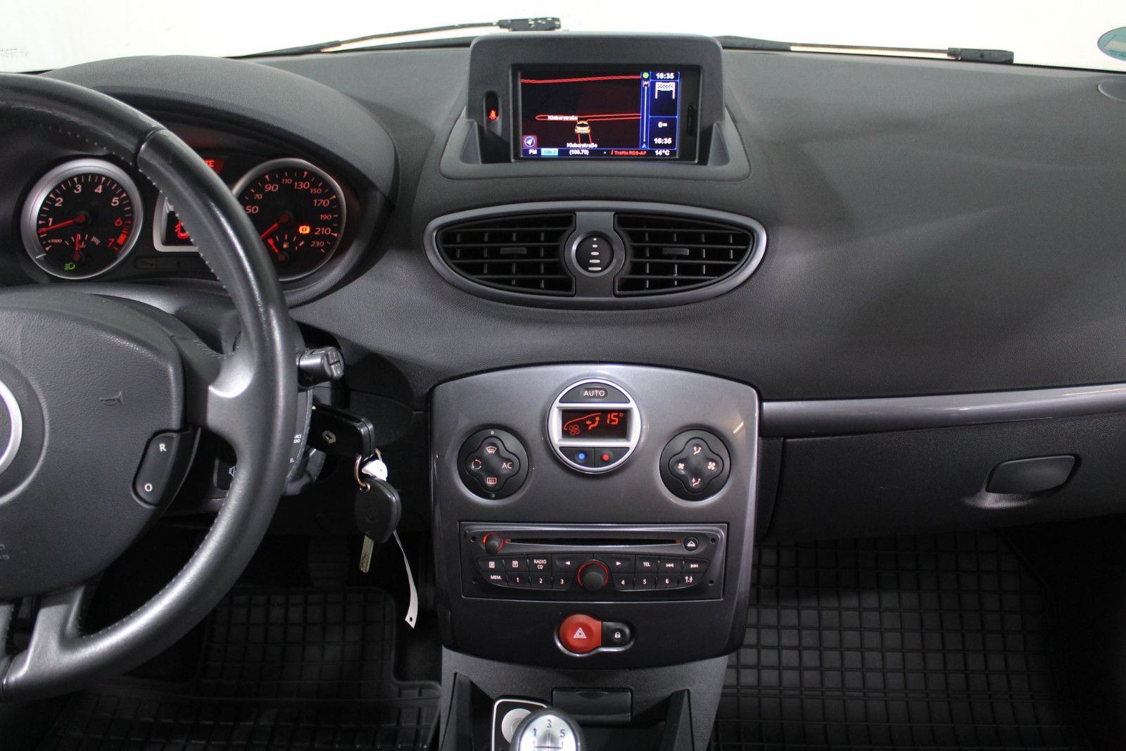 RENAULT Clio III Luxe Navi Tempomat Alufelgen Shz Teille