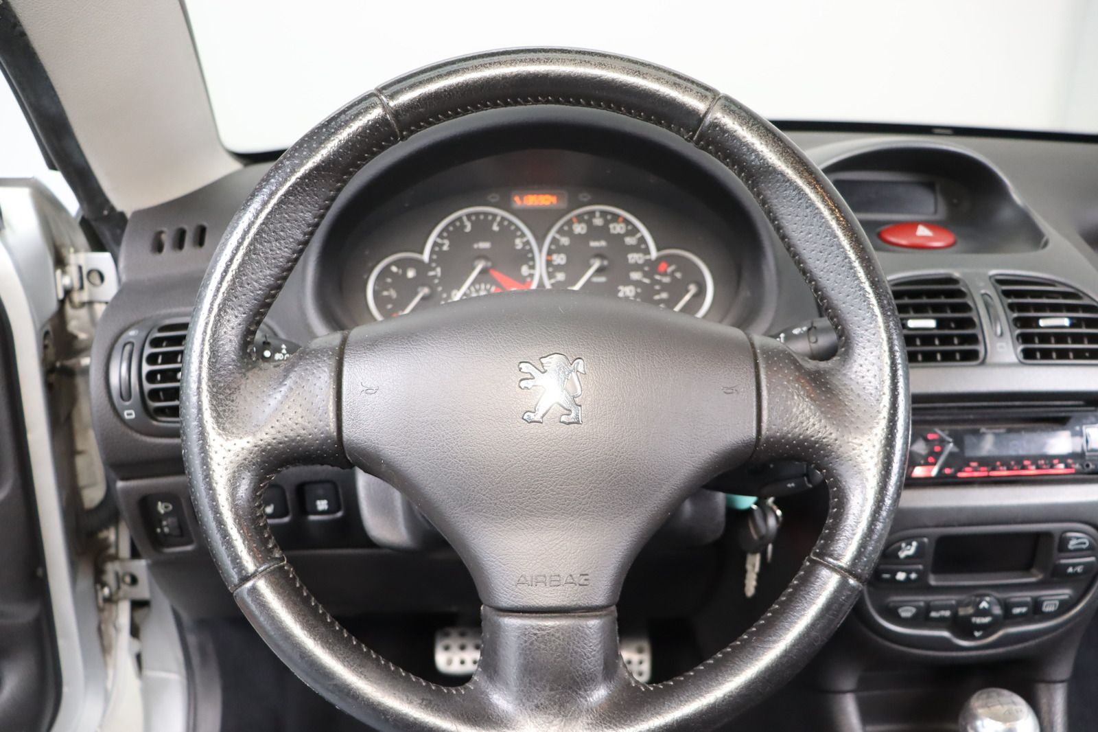 Fahrzeugabbildung Peugeot 206 Cabriolet 1.6i * Leder * Klima * SHZ cc