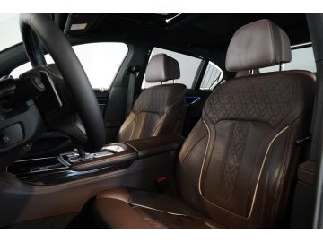 BMW 750 - 11
