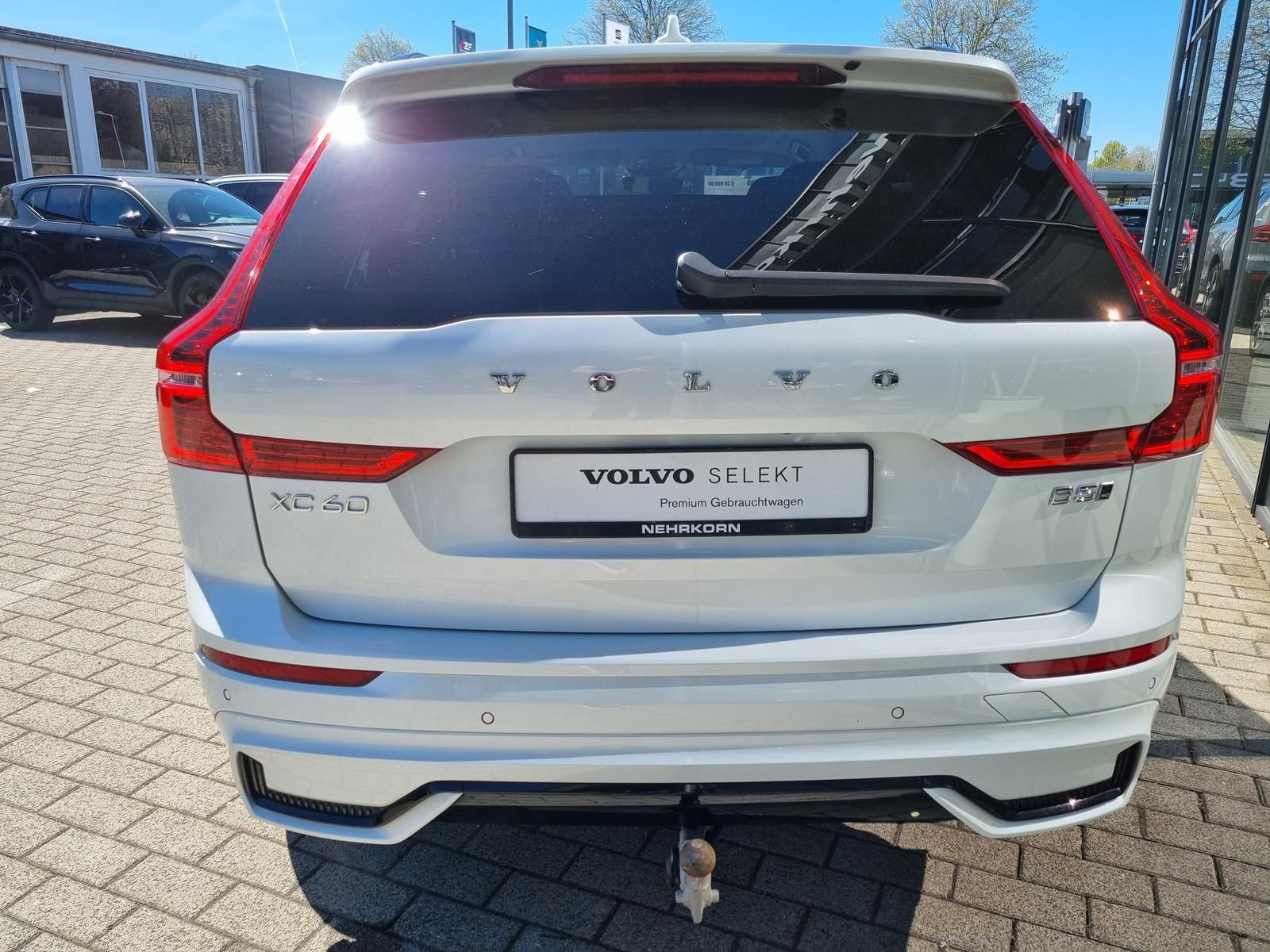 Fahrzeugabbildung Volvo XC60 B5 AWD Plus Dark 'ACC, AHK, CTA, BLIS'