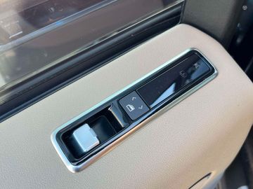 Land-Rover Range Rover - 10