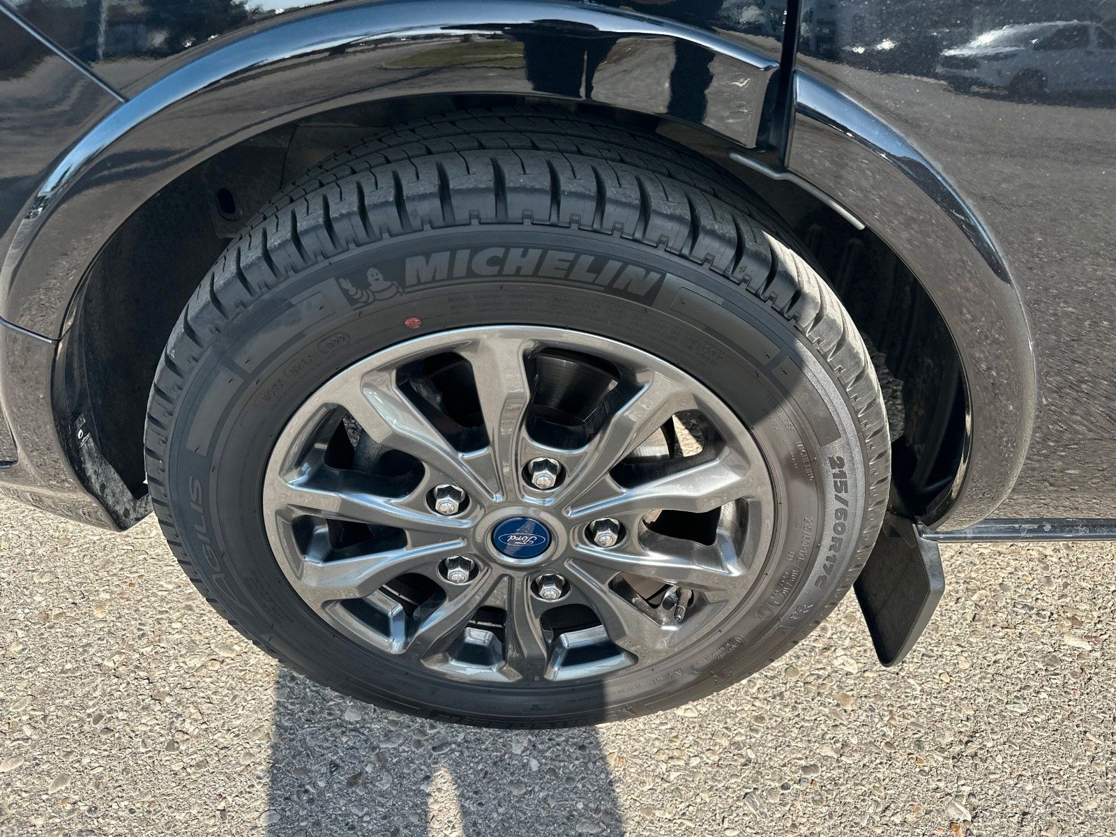 Fahrzeugabbildung Ford Tourneo Custom Titanium L1 AHK