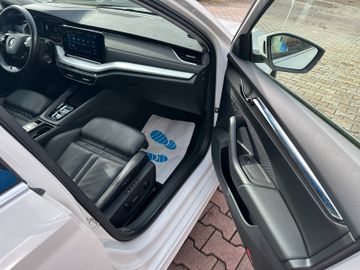 Bild 24 Skoda Octavia Combi 1st Edition*LEDER*MATRIX*StHz*SzHz