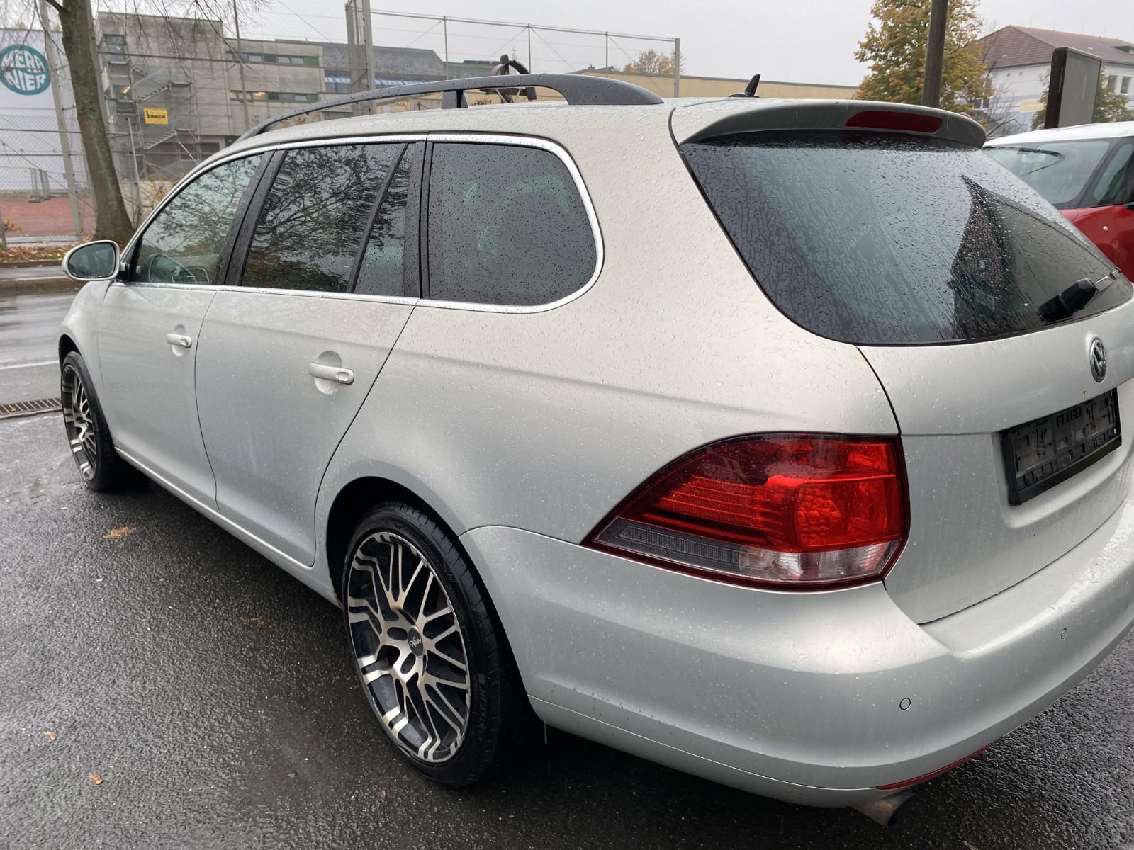 Volkswagen Golf 2011 — engine 1.197 cm³, 105 HP (77kW)