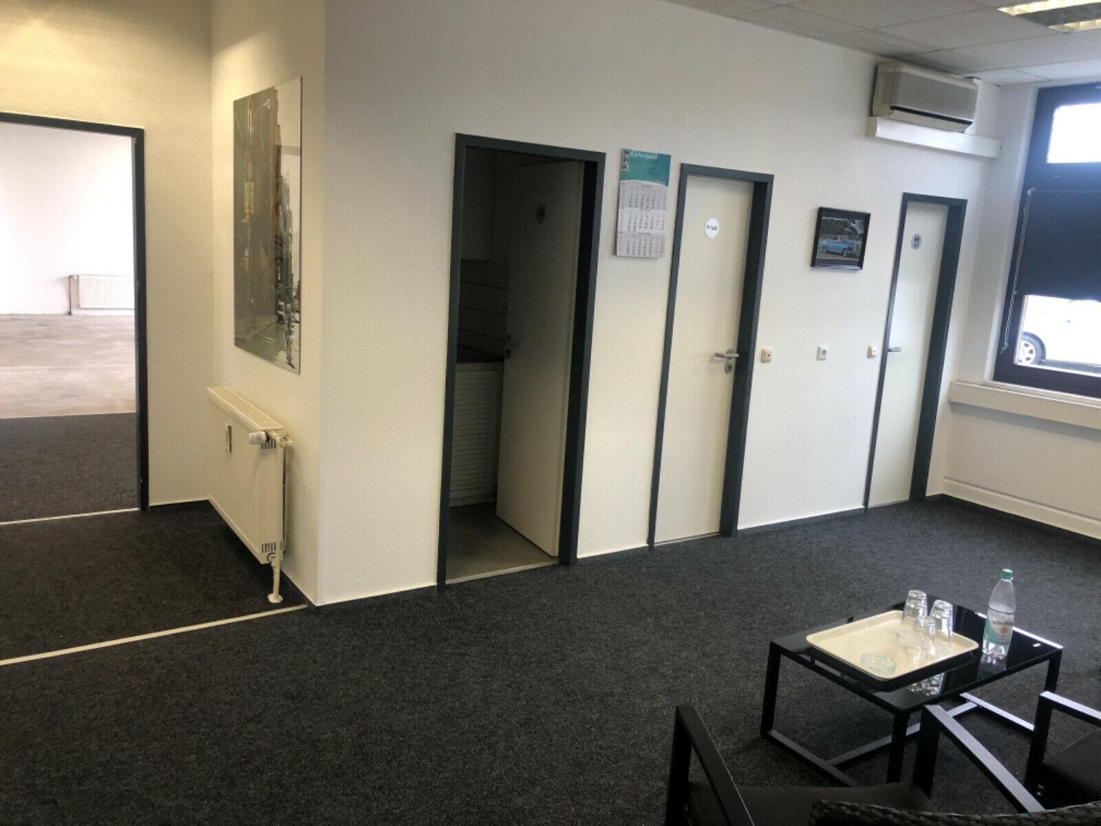 showroom-image-top