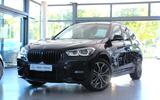 BMW X1 xDrive25e (F48) M Sport *LED*KAM*HiFi*DAB*SHZ - mit Hybrid-Antrieb: Schwarz, Panorama-Dach, Geländewagen