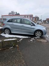 Mercedes-Benz Merzedes B klasse 200 - Mercedes-Benz E-Klasse: Kleinwagen