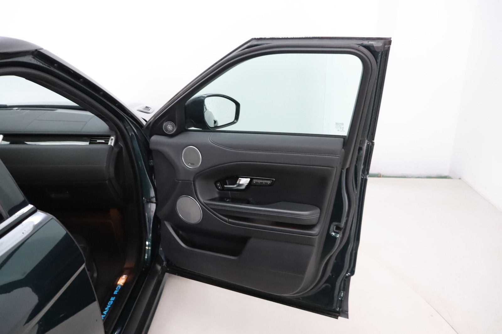 Fahrzeugabbildung Land Rover Range Rover Evoque 2.0 i4D HSE Dynamic