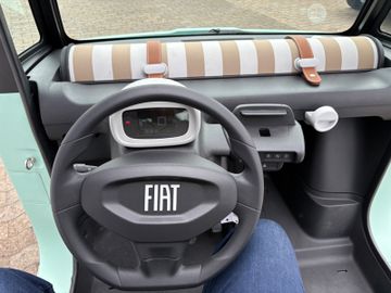 Fahrzeugabbildung Fiat Topolino BEV 7kWh Dolcevita 45km/H ab 15 Jahre