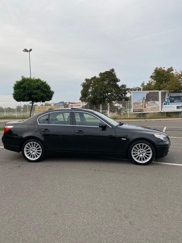 BMW 525xi A -