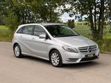 Mercedes-Benz B 180 *Automatik* AHK / Klima / SHZ / Service / - gebrauchte Mercedes-Benz B 180 aus dem Jahr 2013