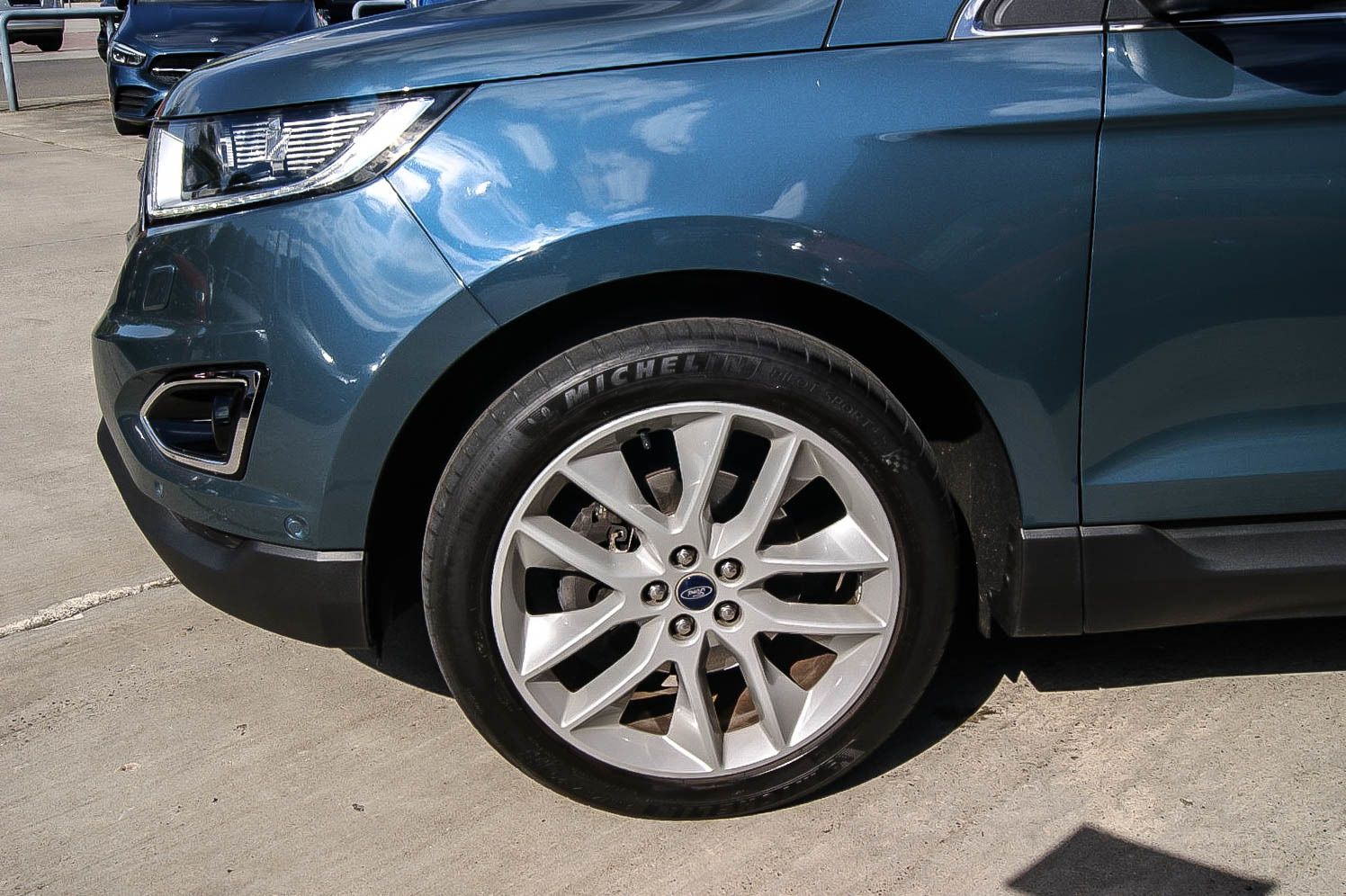 Fahrzeugabbildung Ford Edge 2.0TDCi Bi-Turbo 4x4 LED KAMERA ACC 1.HAND