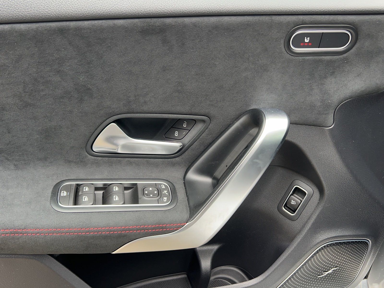 Fahrzeugabbildung Mercedes-Benz A 220 d Lim+AMG-Line+Burmester+DISTRONIC+PSD+19"