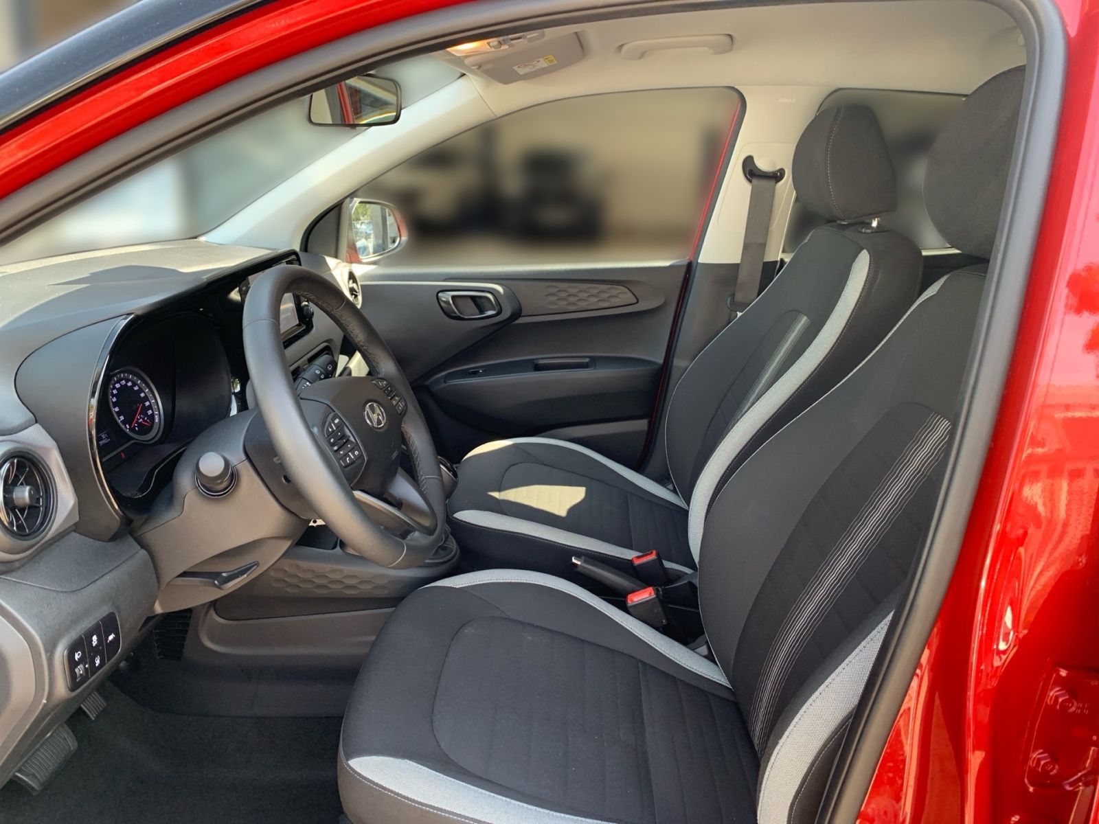Fahrzeugabbildung Hyundai i10 1.2 PDC Navi Kamera 8Fach Bereift