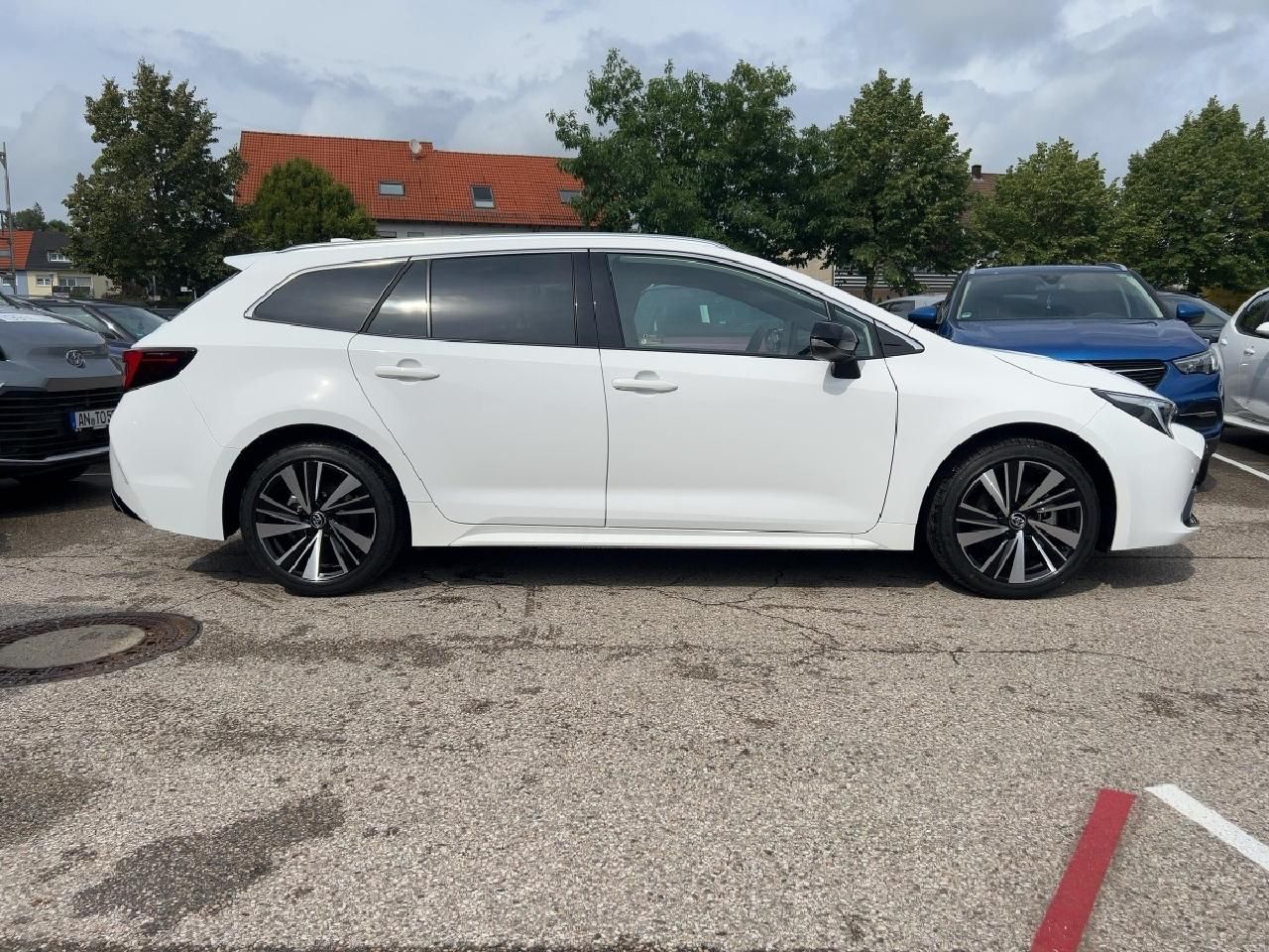 Fahrzeugabbildung Toyota Corolla TS 2,0 Hybrid Teamplayer + Technik-Paket