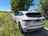 Jaguar E-Pace D180 R-DYNAMIC SE 4WD - Jaguar E-Pace von privat