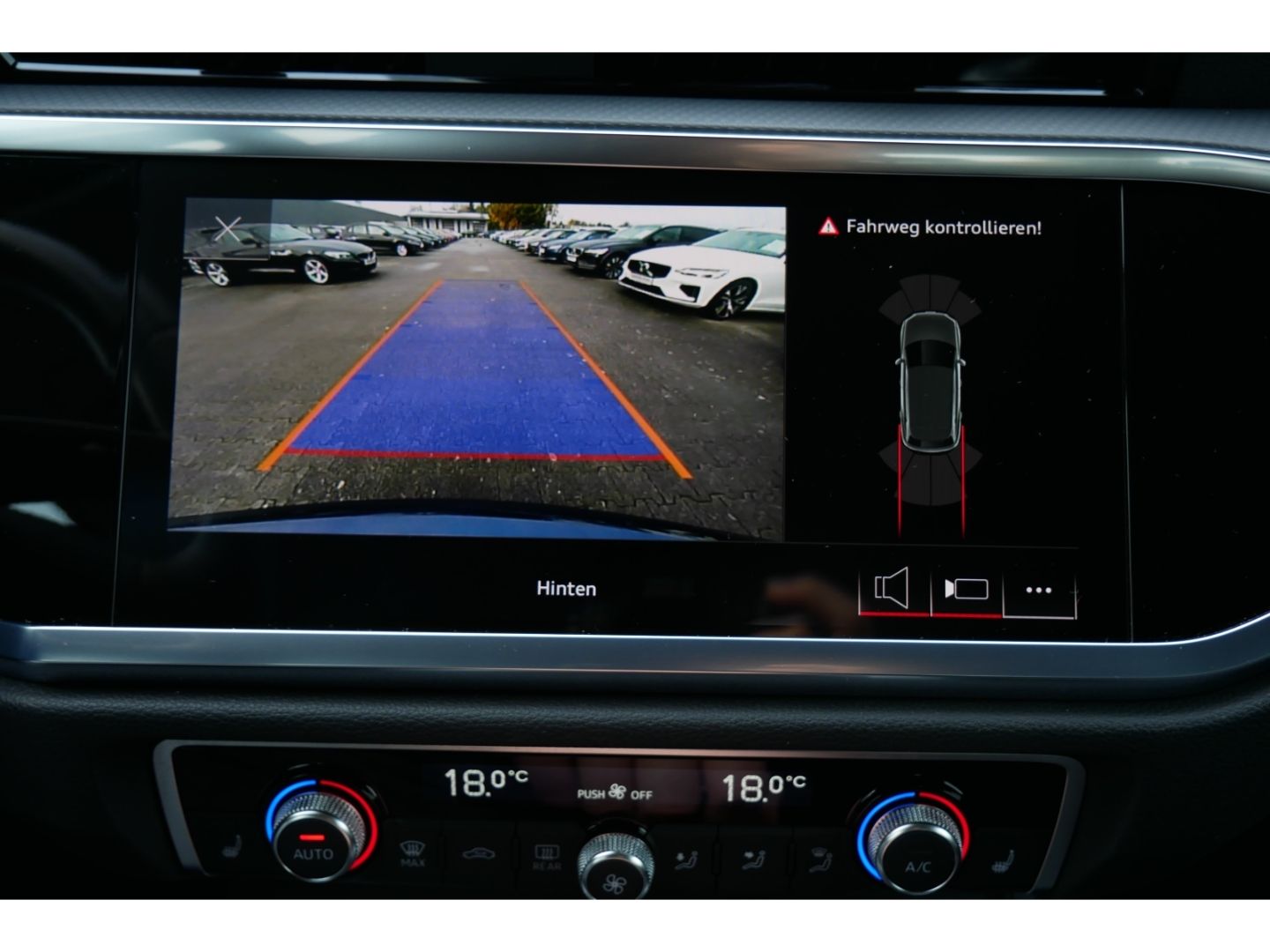 Audi Q3 45 TFSI e LED+Navi-MMI+Kamera+Virtual+PDC+17' foto 16