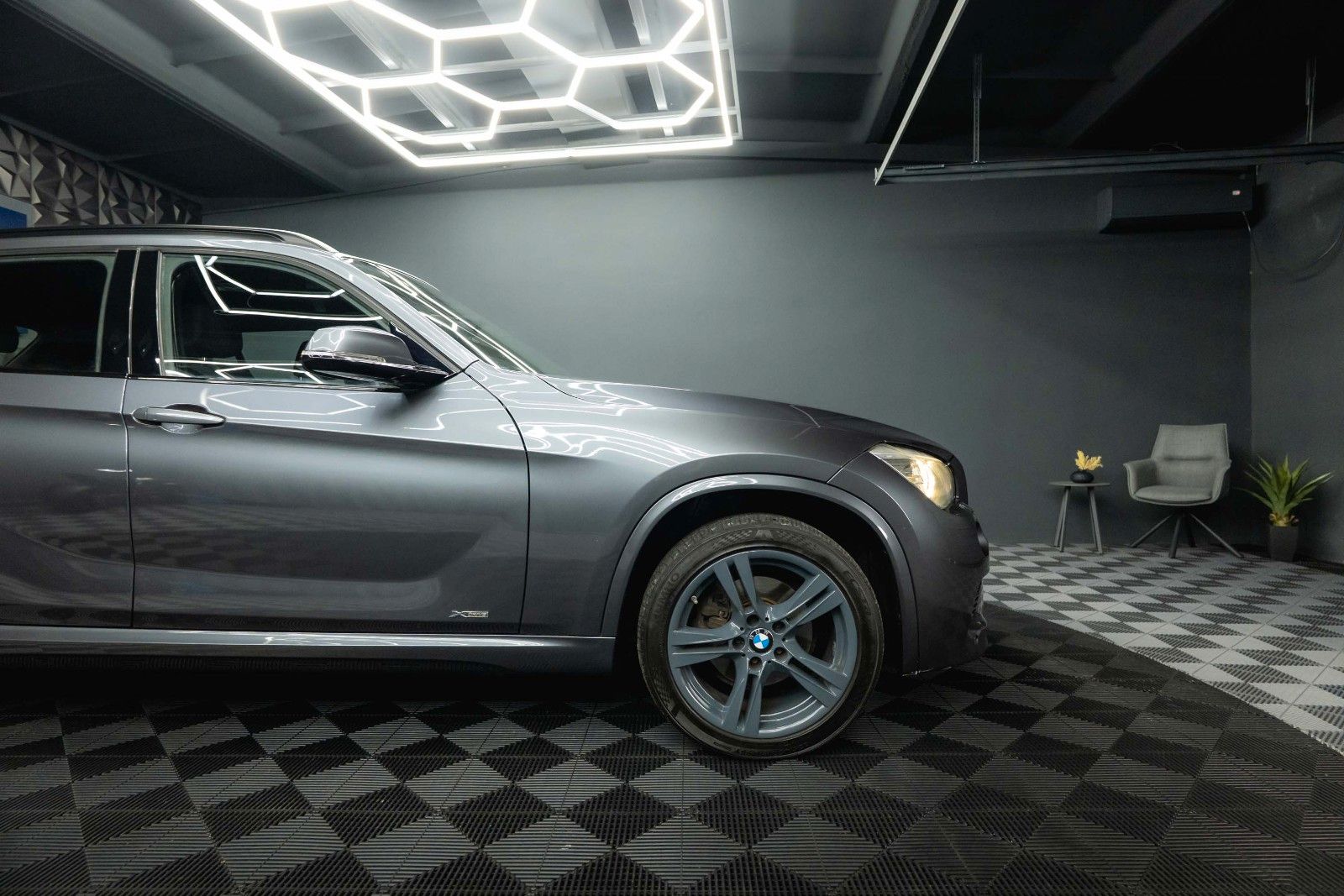 Fahrzeugabbildung BMW X1 xDrive 18d M-Sport Shadow Line *Bi-Xenon*DAB*