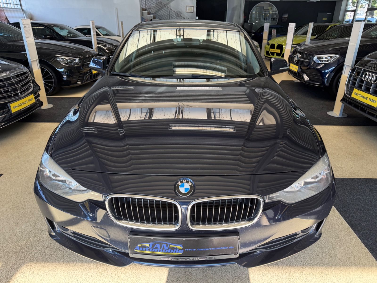 Fahrzeugabbildung BMW 318 3 Touring 318 d