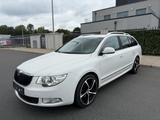 Skoda Superb Combi Elegance Automatik - Skoda Superb aus 2011: Kombi