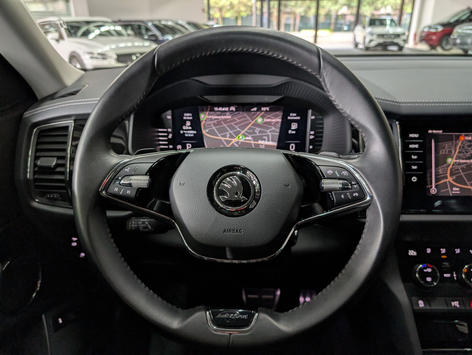 Fahrzeugabbildung SKODA Kodiaq L&amp;K 4x4 CANTON LEDER 360° ACC MEMO VIRT