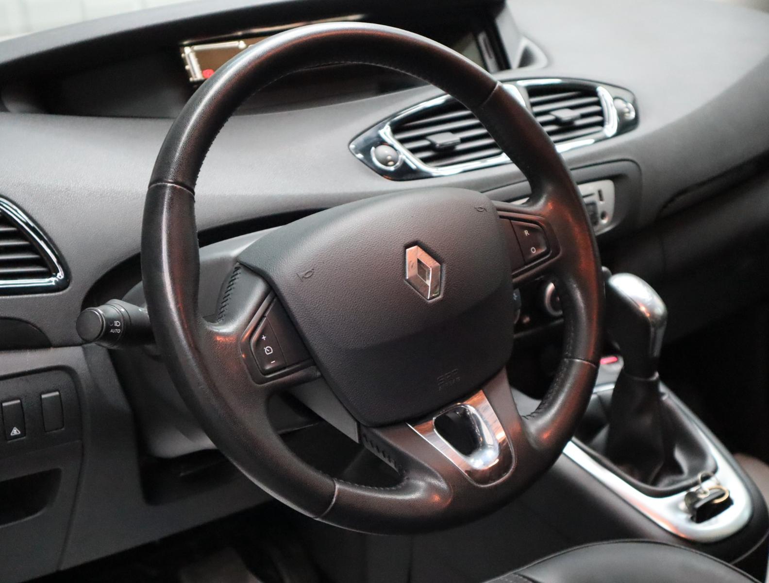 Renault Scenic 2013 — photo 10